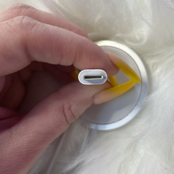 Apple MagSafe Charger (IPhone) - Picture 3 of 10